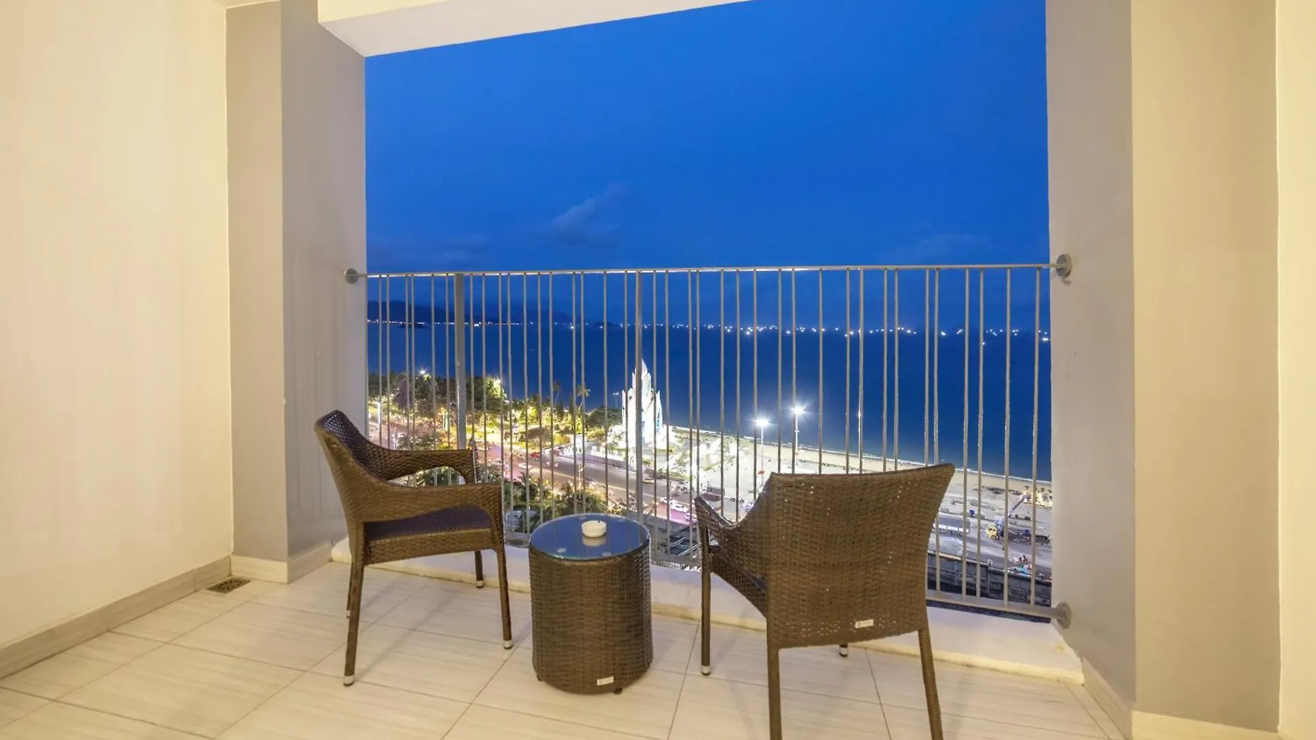 Апартаменты Panorama Beachfront Studio By Nest Group Нячанг